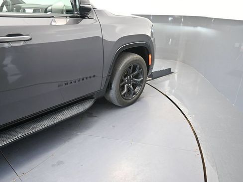 Used 2024 Jeep Wagoneer Series II AWD/4WD image 25