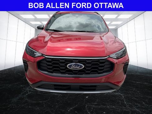 Used 2025 Ford Escape ST-Line w/ Equipment Group 301A FWD image 9