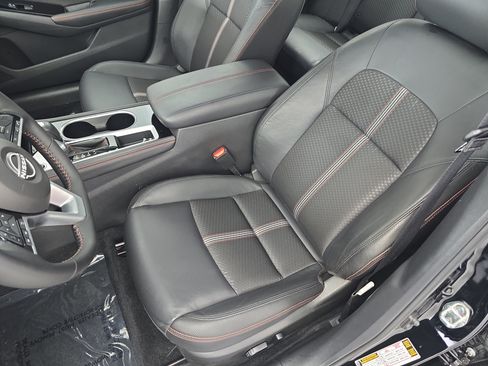 Certified 2025 Nissan Altima 2.5 SR FWD image 14