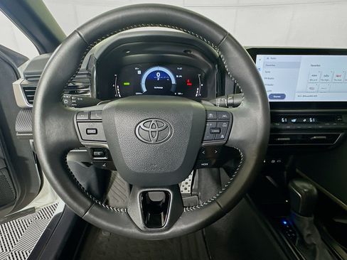 Used 2025 Toyota Camry SE w/ Multimedia Upgrade Package FWD image 15