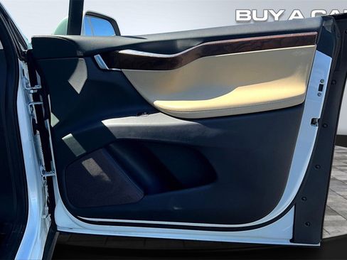 Used 2016 Tesla Model X 90D image 24