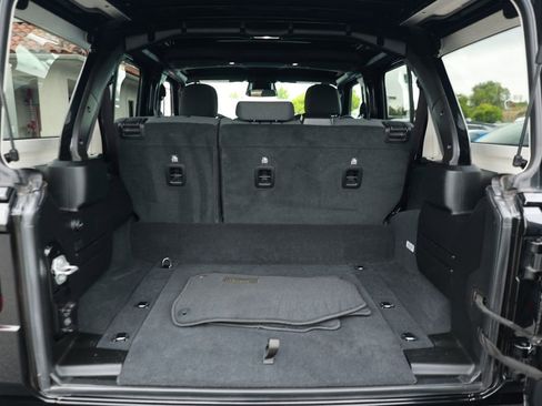 Used 2025 Jeep Wrangler Unlimited Sahara w/ Safety Group image 37