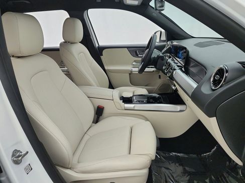 Used 2022 Mercedes-Benz GLB 250 image 18