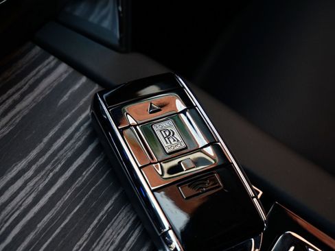 Certified 2026 Rolls-Royce Cullinan AWD/4WD image 34