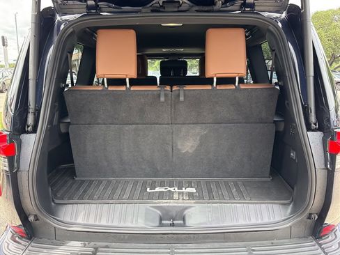 Used 2025 Lexus GX 550 w/ Accessory Package (2T) AWD/4WD image 23