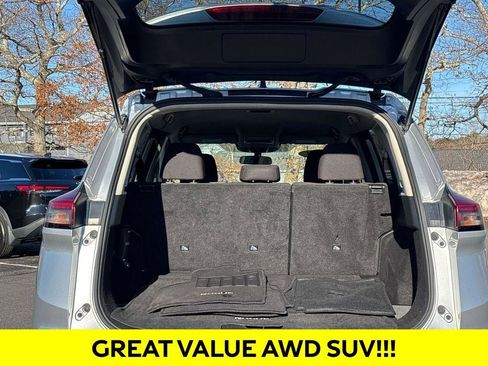 Used 2024 Nissan Rogue S image 12