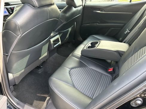 Used 2019 Toyota Camry SE FWD image 15