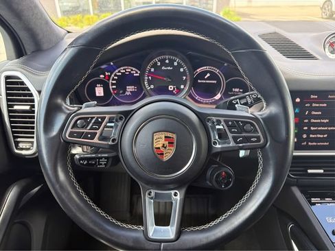 Used 2023 Porsche Cayenne Turbo AWD/4WD image 25