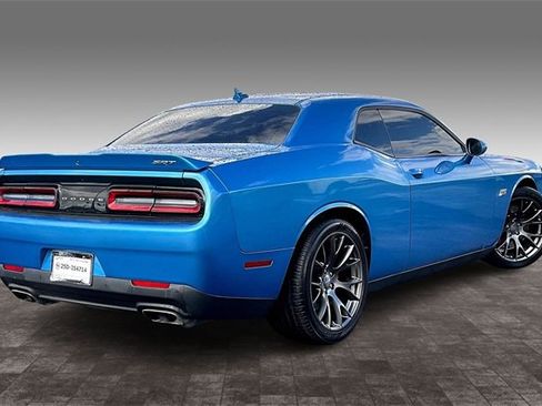 Used 2015 Dodge Challenger SRT image 2