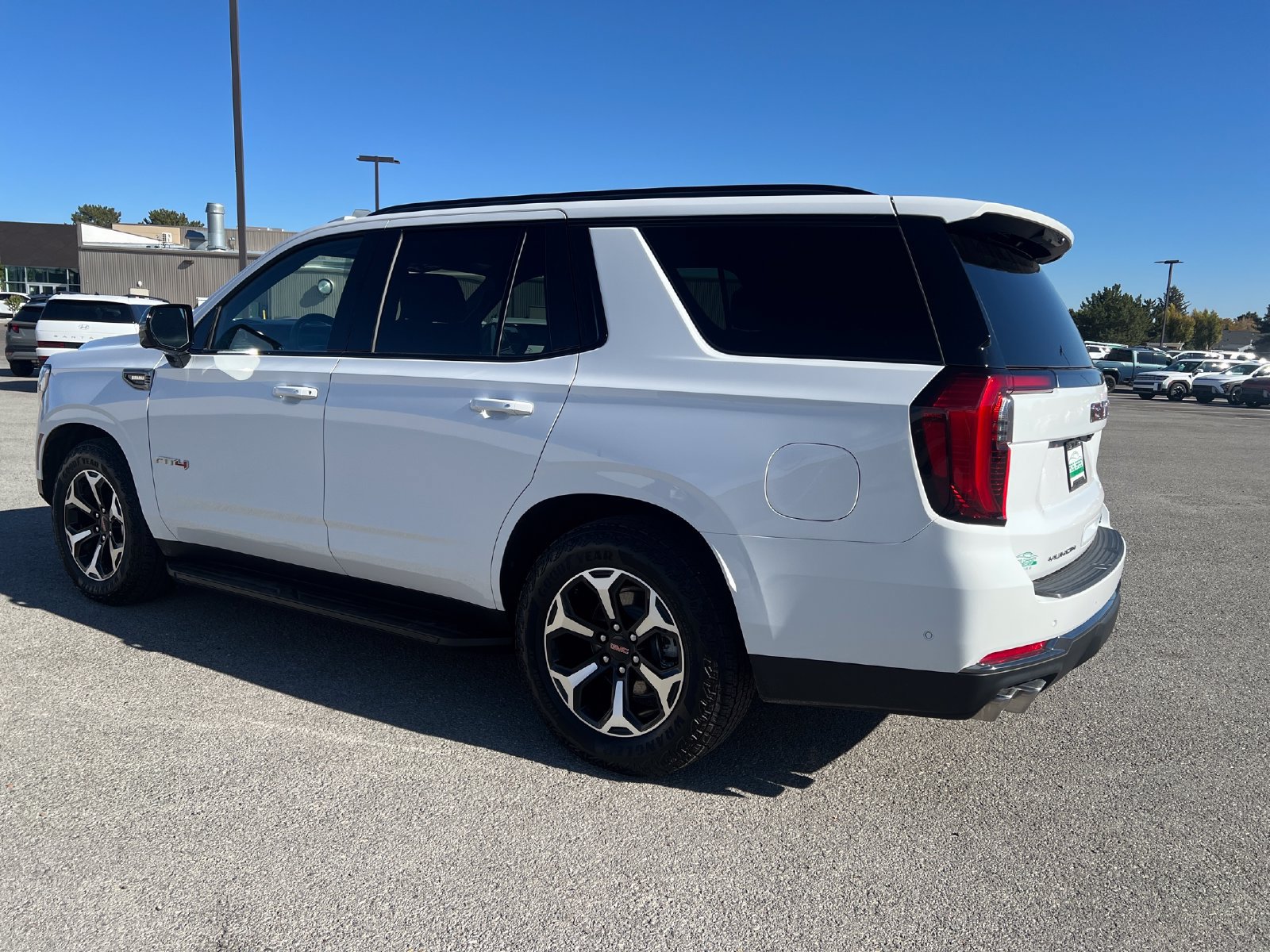 Used 2026 GMC Yukon AT4 w/ Premium Trailering Package AWD/4WD image 5