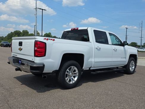 Used 2018 Chevrolet Silverado 1500 LT w/ All Star Edition AWD/4WD image 3