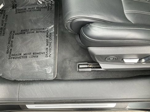 Used 2019 Audi e-tron Prestige w/ Prestige Package image 15