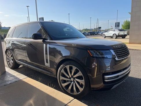 Used 2025 Land Rover Range Rover Long Wheelbase Autobiography image 3