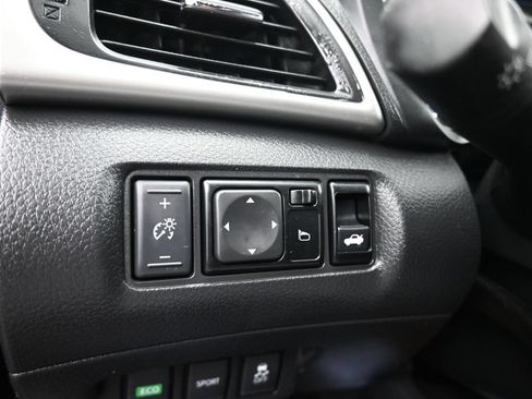 Used 2018 Nissan Sentra SV FWD image 23