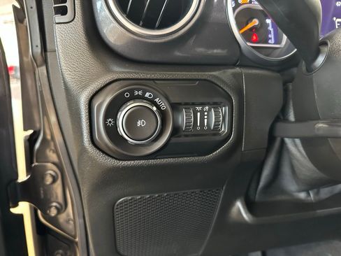 Used 2021 Jeep Wrangler Unlimited Sahara image 22