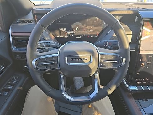 Used 2025 GMC Yukon Denali image 20