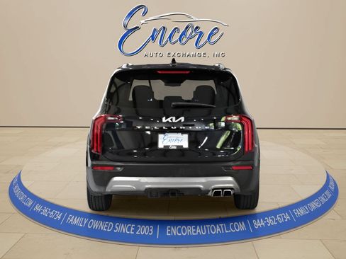 Used 2022 Kia Telluride EX w/ EX Premium Package FWD image 4