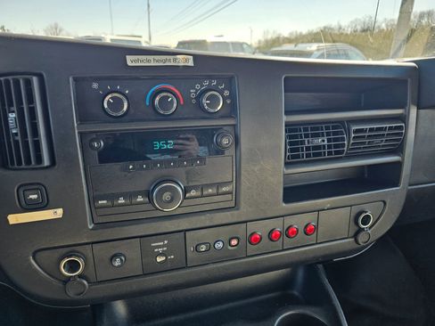 Used 2014 Chevrolet Express 2500 w/ Cold Climate Package image 15