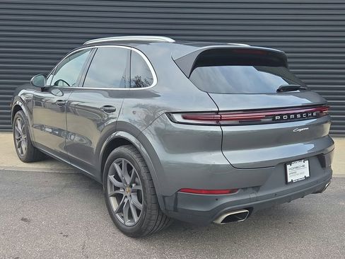Certified 2024 Porsche Cayenne AWD/4WD image 3