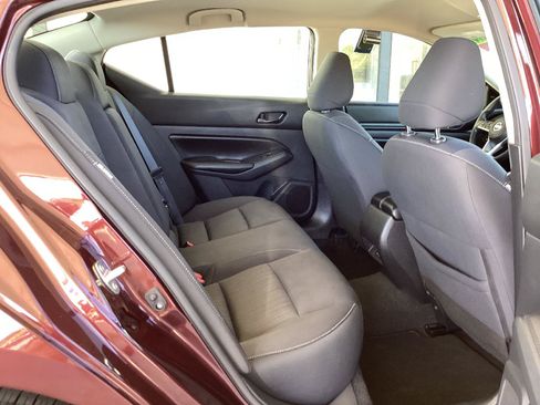 Used 2024 Nissan Altima 2.5 SV FWD image 16
