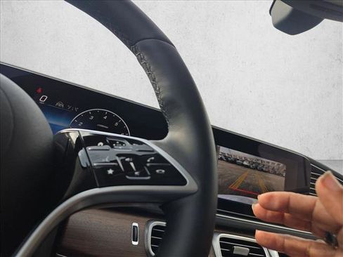 New 2026 Mercedes-Benz GLE 580 4MATIC image 13