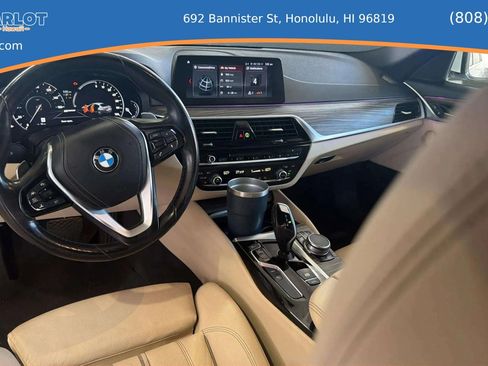 Used 2018 BMW 530e RWD image 18