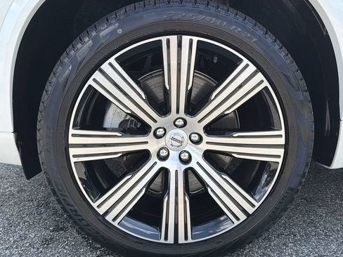 Certified 2025 Volvo XC90 T8 Ultra w/ Protection Package Premier AWD/4WD image 10