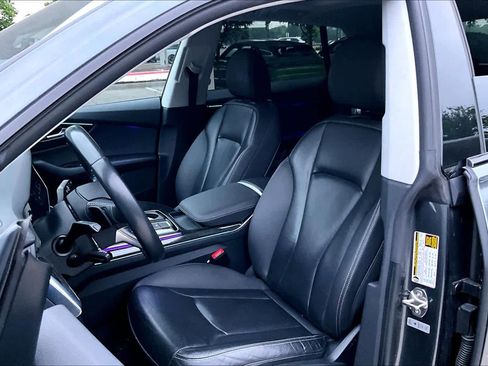 Used 2019 Audi Q8 Premium Plus w/ Premium Plus AWD/4WD image 8