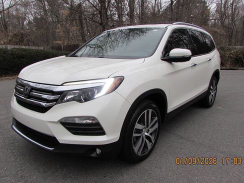 Used 2017 Honda Pilot Elite image 1