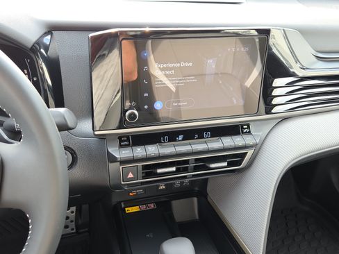 Used 2026 Toyota Camry SE FWD image 21