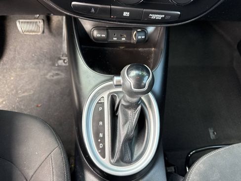 Used 2014 Kia Soul FWD image 14