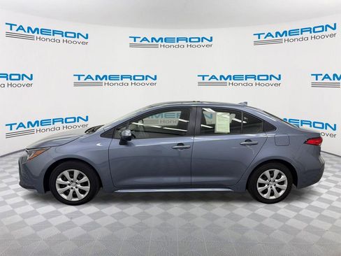 Used 2022 Toyota Corolla LE image 2