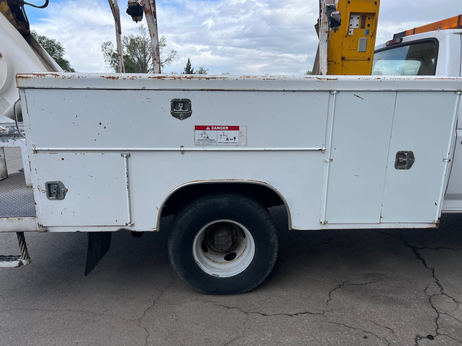 Used 1996 Ford F450 2WD Regular Cab Super Duty image 22