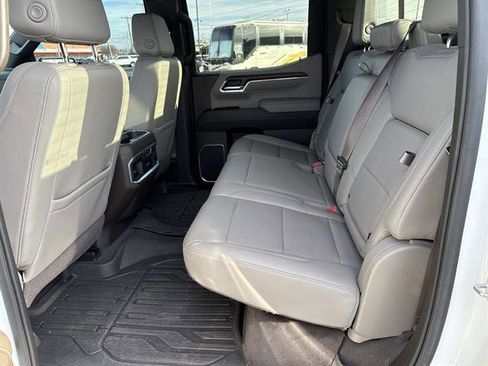 Used 2023 GMC Sierra 1500 SLT w/ SLT Premium Package image 17