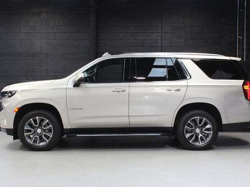 Used 2021 Chevrolet Tahoe LT w/ LT Signature Package image 3