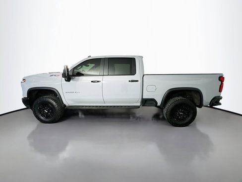 Used 2025 Chevrolet Silverado 2500 ZR2 w/ Technology Package AWD/4WD image 4