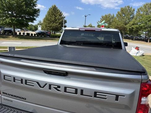 Used 2023 Chevrolet Silverado 1500 Custom Trail Boss w/ LPO, Dark Essentials Package AWD/4WD image 6