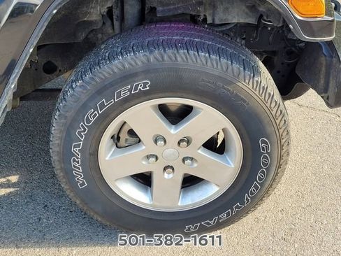 Used 2021 Jeep Wrangler Unlimited Sahara AWD/4WD image 17