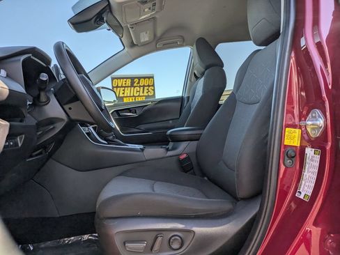 Used 2021 Toyota RAV4 XLE w/ Carpet Mat Package (TMS) FWD image 20