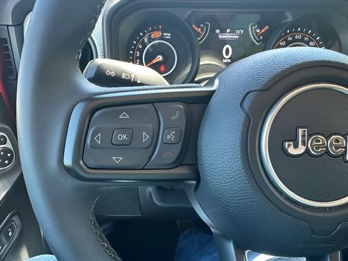 Used 2025 Jeep Wrangler Unlimited Sport AWD/4WD image 28