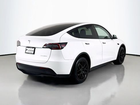 Used 2025 Tesla Model Y Long Range AWD/4WD image 4