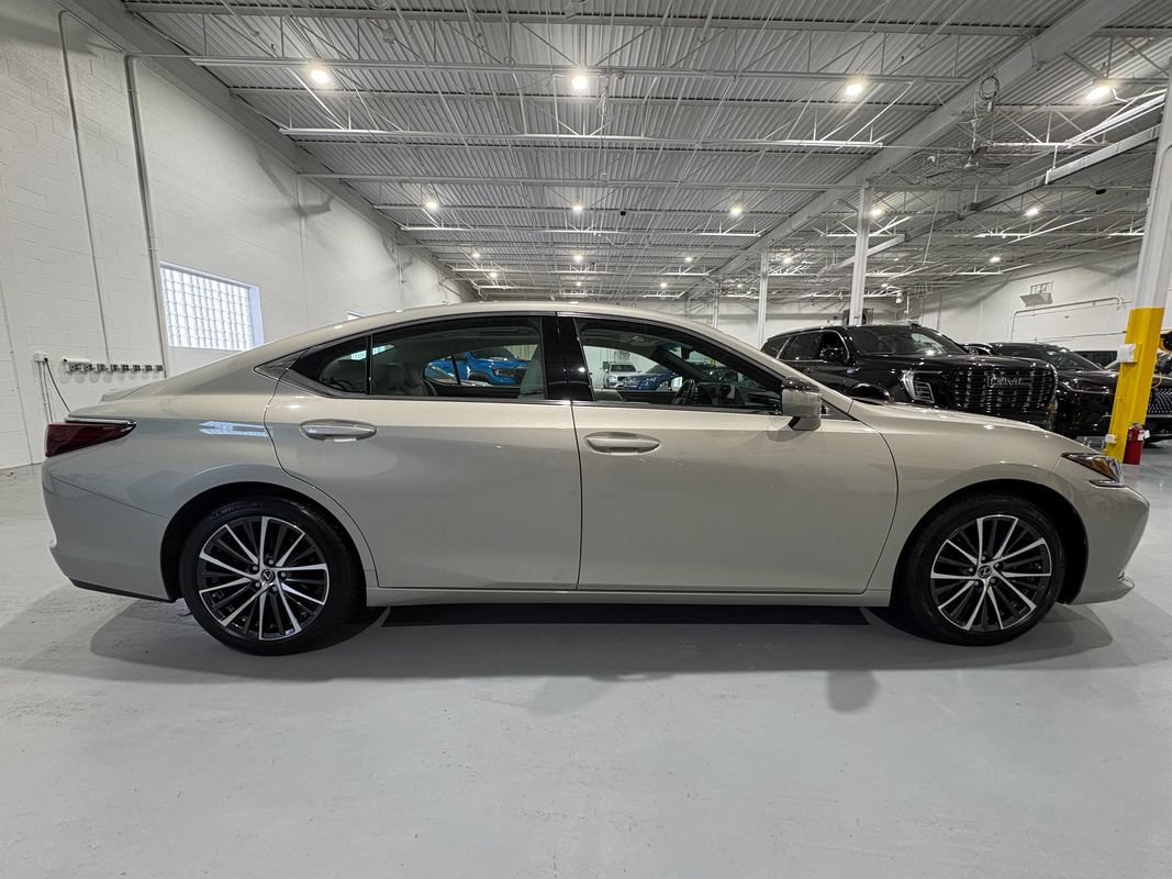 Used 2023 Lexus ES 350 w/ Premium Package FWD image 8