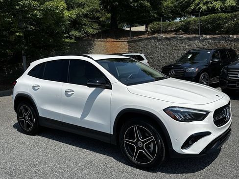 Certified 2026 Mercedes-Benz GLA 250 w/ Exclusive Package image 2