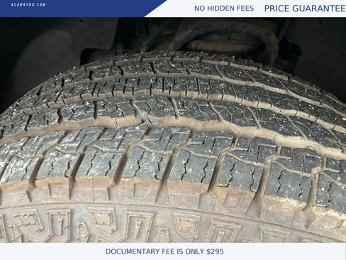 Used 2011 Chevrolet Suburban LT w/ Luxury Package AWD/4WD image 24