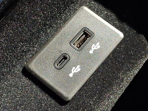 Certified 2025 Cadillac Escalade ESV Sport w/ Touring Package image 34