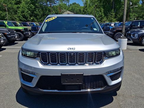Used 2023 Jeep Grand Cherokee Limited w/ Luxury Tech Group II AWD/4WD image 12
