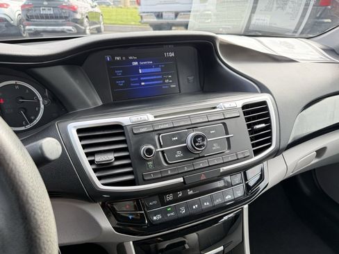 Used 2017 Honda Accord LX image 20