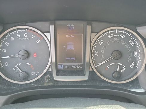 Used 2017 Toyota Tacoma SR5 image 32