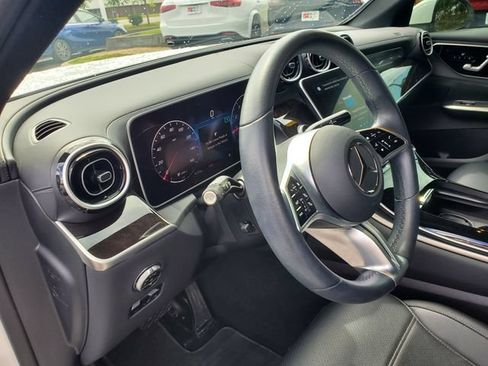 Used 2024 Mercedes-Benz GLC 300 4MATIC image 18