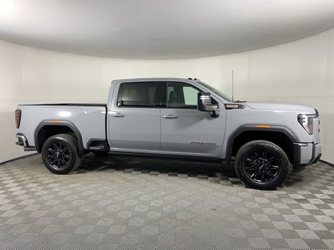 Used 2024 GMC Sierra 2500 AT4 w/ AT4 Premium Plus Package image 2